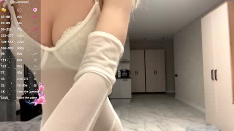 dewdropdoll online show from 06/15/26, 08:33