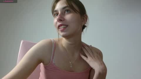 Snapshot of dewkiss chatting on 11/18/25, 09:41 dewkiss online show from 11/18/25, 09:41