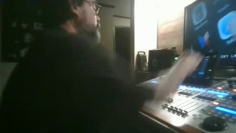 Mike Sounde online show from 06/21/26, 04:04