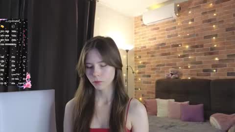 Snapshot of deyvessa chatting on 11/03/25, 05:03 Kira online show from 11/03/25, 05:03