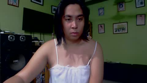 Dhalia lips online show from 12/15/25, 07:45