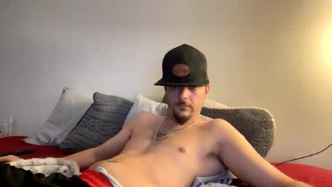 dharbison23 online show from 10/31/25, 02:18