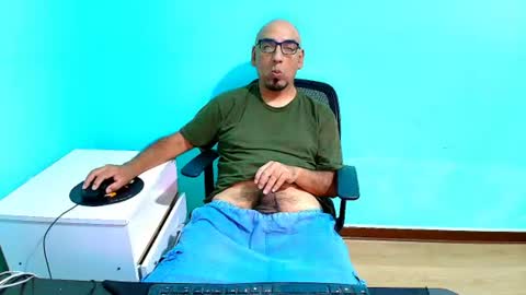 Snapshot of dharne10 chatting on 07/19/26, 05:33 dharne10 online show from 07/19/26, 05:33