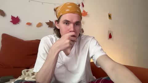 Snapshot of di_n_alex chatting on 11/05/25, 08:58 Di Alex online show from 11/05/25, 08:58