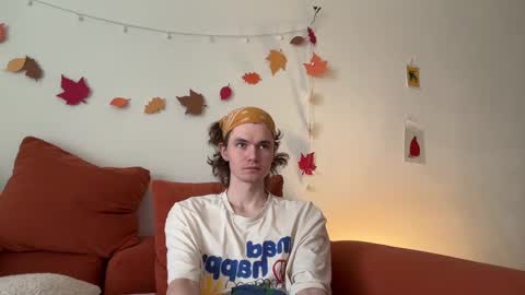 Snapshot of di_n_alex chatting on 11/13/25, 10:03 Di Alex online show from 11/13/25, 10:03