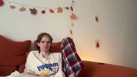 Snapshot of di_n_alex chatting on 11/21/25, 08:57 Di Alex online show from 11/21/25, 08:57