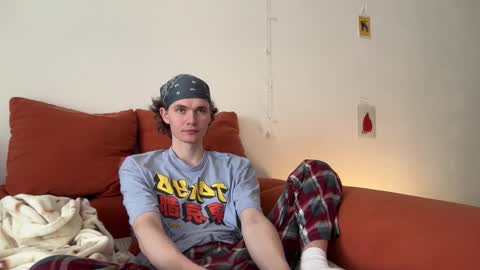 Snapshot of di_n_alex chatting on 11/23/25, 09:42 Di Alex online show from 11/23/25, 09:42