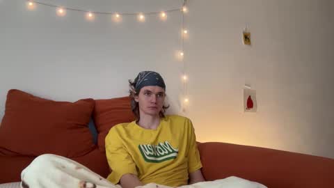 Snapshot of di_n_alex chatting on 11/30/25, 09:57 Di Alex online show from 11/30/25, 09:57