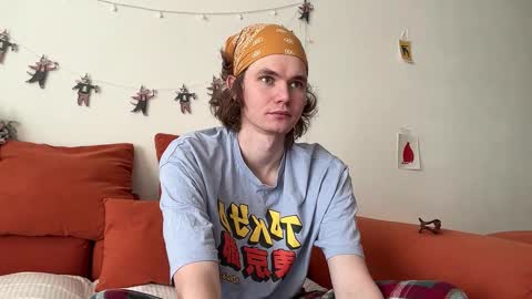 Snapshot of di_n_alex chatting on 12/14/25, 09:36 Di Alex online show from 12/14/25, 09:36