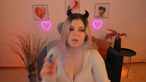 Dia online show from 02/05/25, 05:53