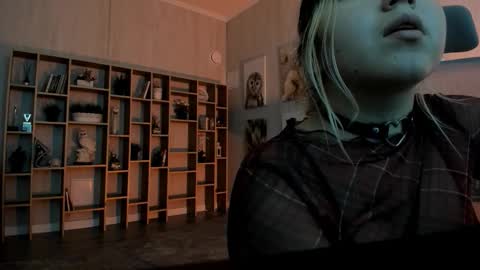 Dia online show from 10/24/25, 06:43