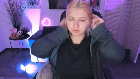 Dia online show from 11/23/25, 07:46