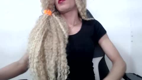 diabla_sexy22cm online show from 12/05/25, 12:58