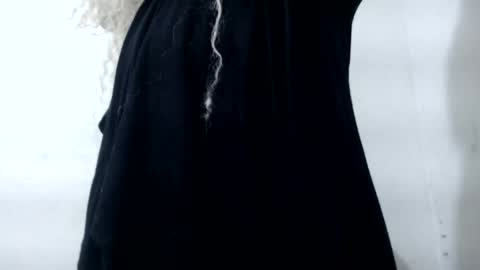 diabla_sexy22cm online show from 12/22/25, 08:33