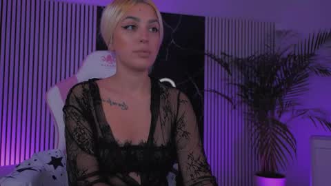 Snapshot of diamond_ava_ chatting on 11/09/25, 07:34 Thea online show from 11/09/25, 07:34