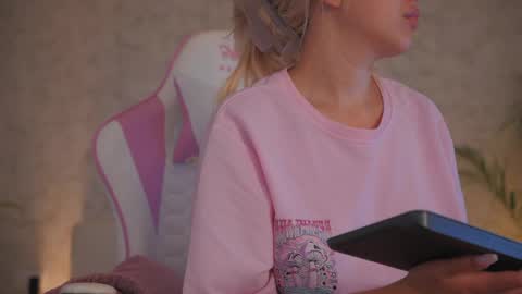 Thea online show from 05/31/26, 10:00