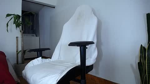 Snapshot of diamond_black00 chatting on 09/23/25, 12:57 MaSSimo online show from 09/23/25, 12:57