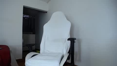 Snapshot of diamond_black00 chatting on 10/22/25, 09:58 MaSSimo online show from 10/22/25, 09:58