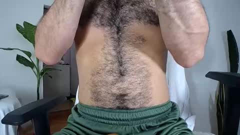 Snapshot of diamond_black00 chatting on 10/27/25, 09:08 MaSSimo online show from 10/27/25, 09:08