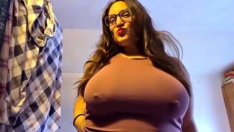 Snapshot of diamond_tease chatting on 12/01/25, 08:47 diamond_tease online show from 12/01/25, 08:47