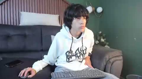 diamond_twink online show from 07/04/26, 05:24