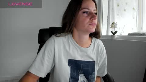 diamondkay_ online show from 10/04/25, 07:28