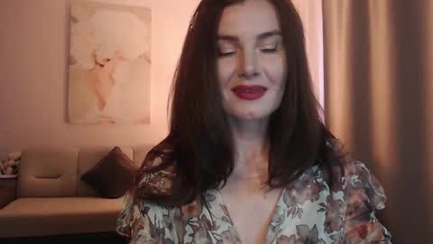 Diana DeLua online show from 09/15/25, 03:56