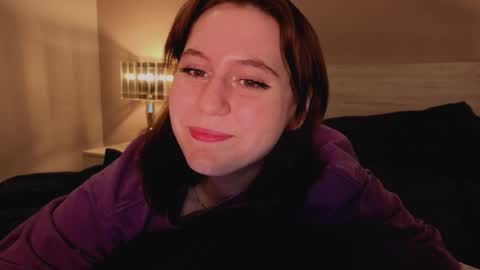 Snapshot of diana_floweri chatting on 10/22/25, 02:45 Diana online show from 10/22/25, 02:45