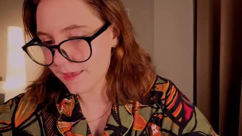 Snapshot of diana_floweri chatting on 11/16/25, 05:02 Diana online show from 11/16/25, 05:02