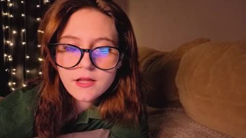 Snapshot of diana_floweri chatting on 12/14/25, 02:06 Diana online show from 12/14/25, 02:06