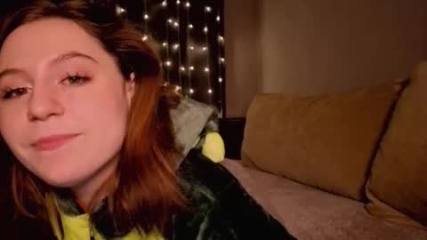 Snapshot of diana_floweri chatting on 12/15/25, 01:10 Diana online show from 12/15/25, 01:10