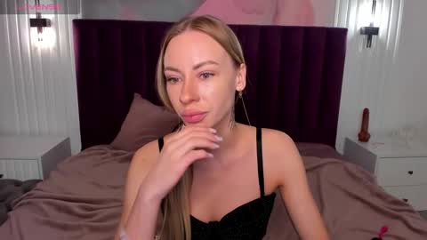 Diana  online show from 10/06/25, 01:25