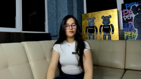 Snapshot of diana_moonn chatting on 10/21/25, 05:46 Hello my name is Carolina online show from 10/21/25, 05:46