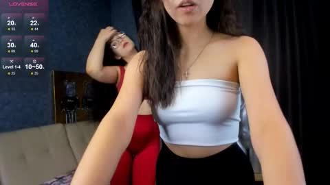 Snapshot of diana_moonn chatting on 10/28/25, 06:39 Hello my name is Carolina online show from 10/28/25, 06:39
