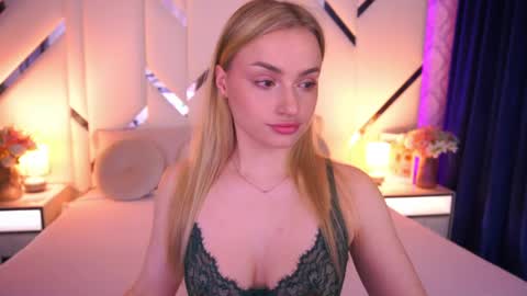 Snapshot of diana_nova chatting on 05/25/26, 06:52 diana_nova online show from 05/25/26, 06:52