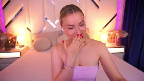Snapshot of diana_nova chatting on 06/08/26, 06:25 diana_nova online show from 06/08/26, 06:25