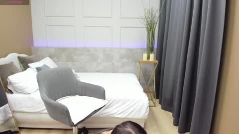 Snapshot of diana_soft chatting on 12/23/24, 01:35 Diana online show from 12/23/24, 01:35