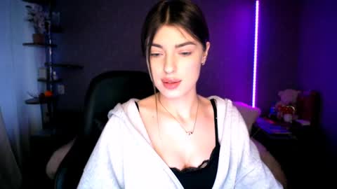 Snapshot of dianaa_lee chatting on 03/25/26, 02:45 DIANA online show from 03/25/26, 02:45