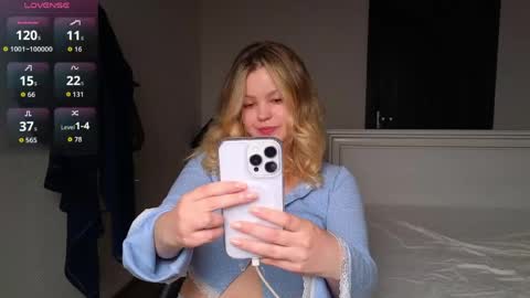 Snapshot of dianaholiday chatting on 05/12/26, 03:31 Olga online show from 05/12/26, 03:31