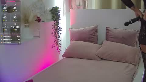 dianamoonnnn online show from 07/28/26, 04:39