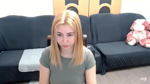 dianasmiey7 online show from 02/04/25, 09:28