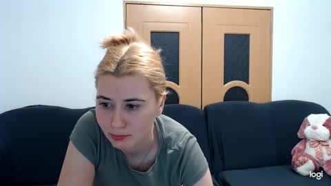 dianasmiey7 online show from 02/09/25, 09:17