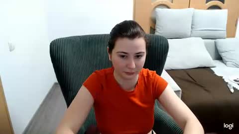 Snapshot of dianasmiey7 chatting on 02/21/26, 09:32 dianasmiey7 online show from 02/21/26, 09:32