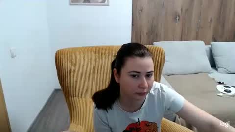 Snapshot of dianasmiey7 chatting on 05/08/26, 06:41 dianasmiey7 online show from 05/08/26, 06:41