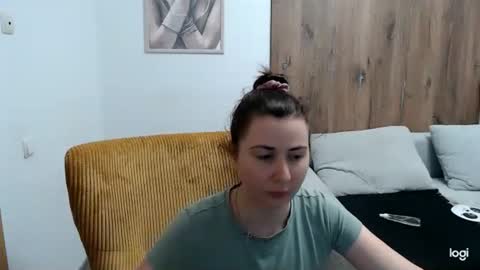 Snapshot of dianasmiey7 chatting on 05/10/26, 06:57 dianasmiey7 online show from 05/10/26, 06:57