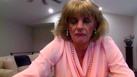 dianeheels online show from 06/03/26, 01:36