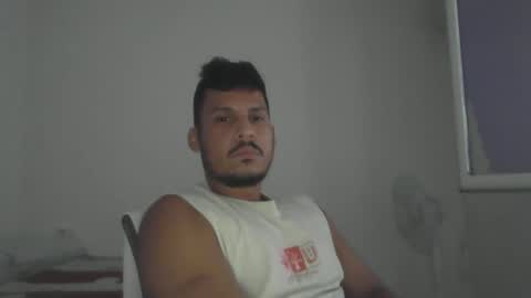 Snapshot of diangohetero21cm chatting on 10/17/25, 04:20 diangohetero21cm online show from 10/17/25, 04:20