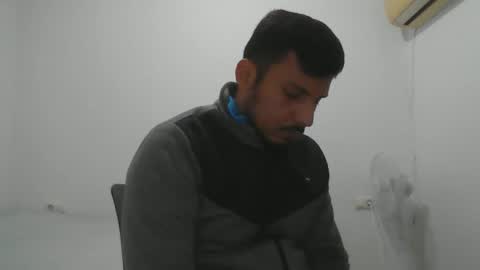 Snapshot of diangohetero21cm chatting on 11/23/25, 05:13 diangohetero21cm online show from 11/23/25, 05:13