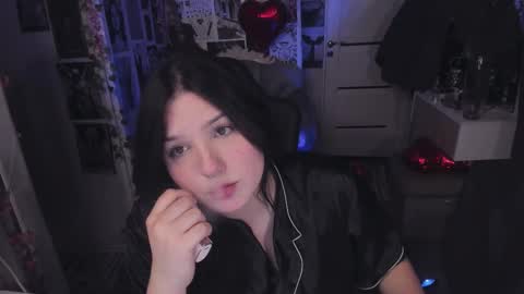 Snapshot of diasporaaa chatting on 10/17/25, 01:53 diasporaaa online show from 10/17/25, 01:53