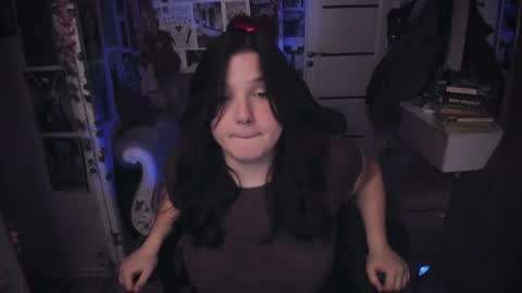 Snapshot of diasporaaa chatting on 10/21/25, 02:01 diasporaaa online show from 10/21/25, 02:01